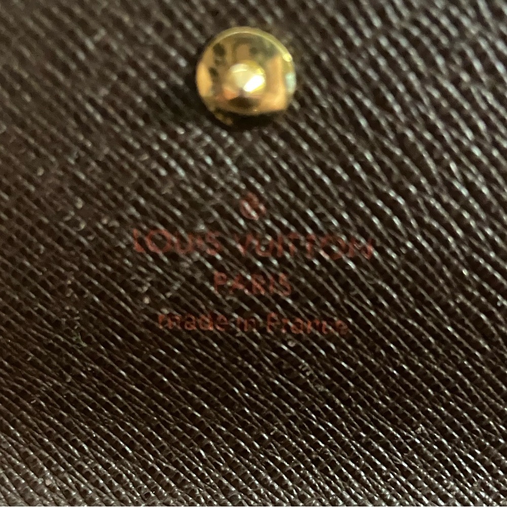 Louis Vuitton 6 Key Holder in Damier Ebene - Picture 10 of 13